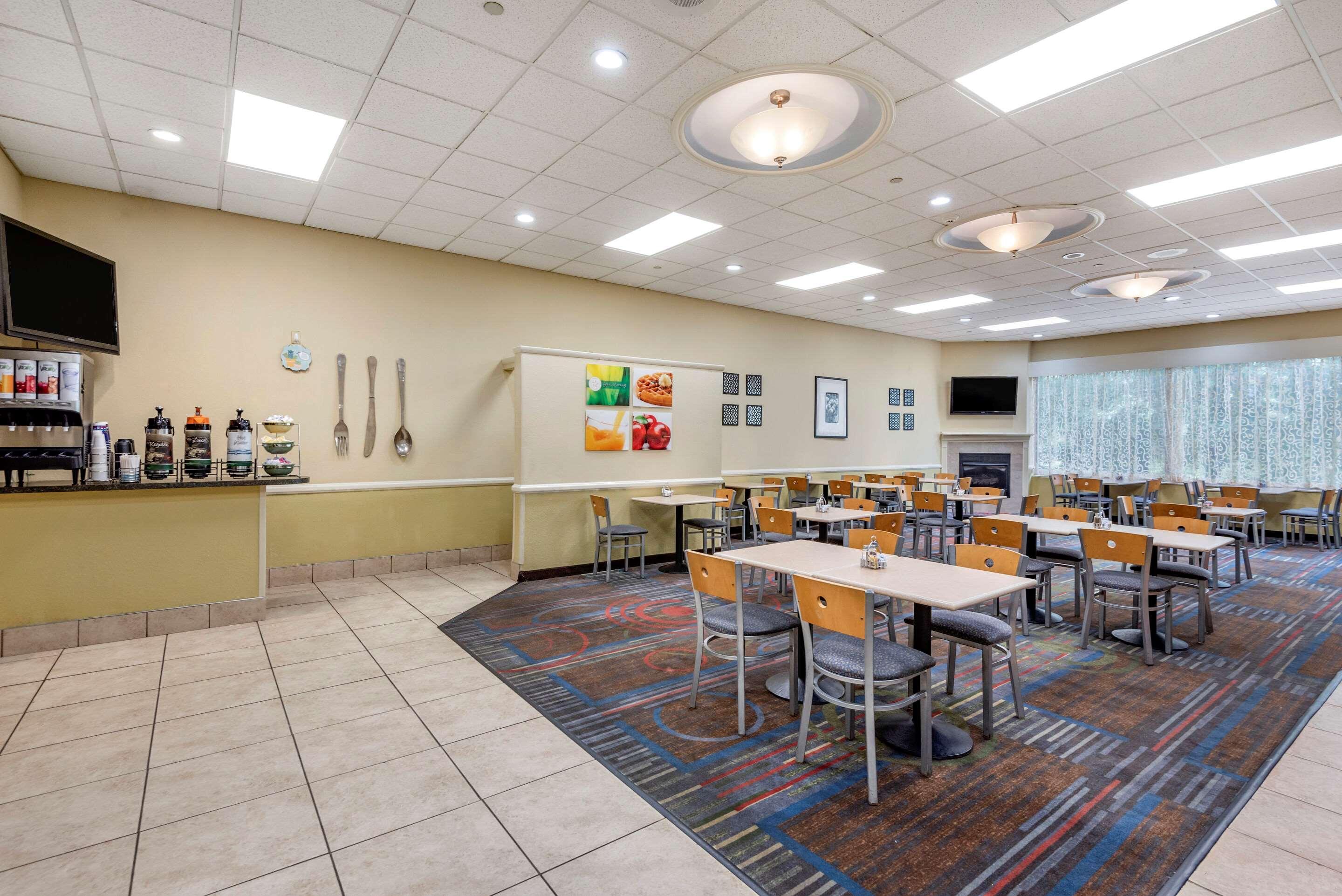 Quality Inn & Suites Vestal Binghamton Near University Exterior foto